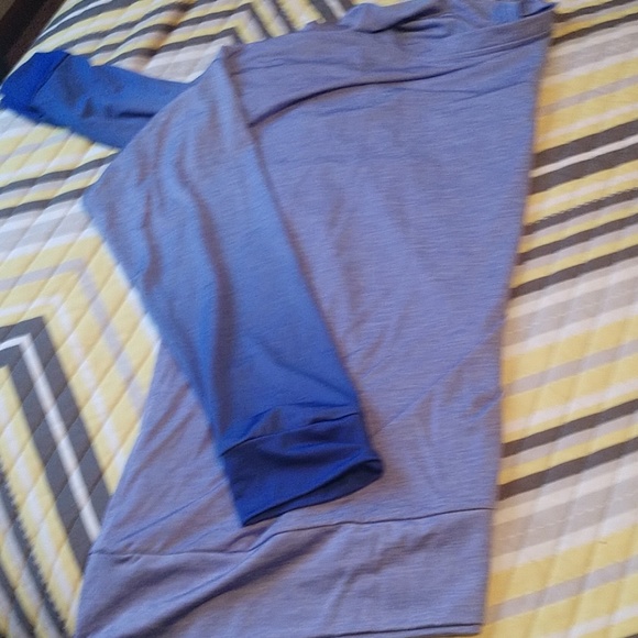 Two tone women's top - Picture 2 of 3